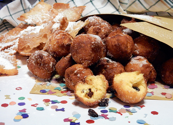 Prodotti tipici, Frittelle veneziane (Fritoe) e Galani (Crostoi).