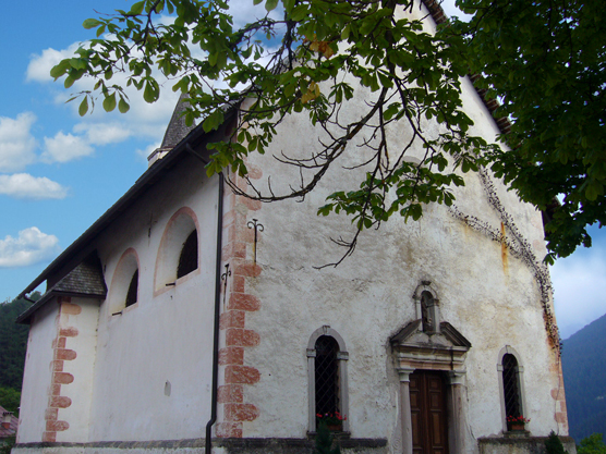 Vodo di Cadore (Bl), località Vinigo, Chiesa di San Giovanni Battista.
