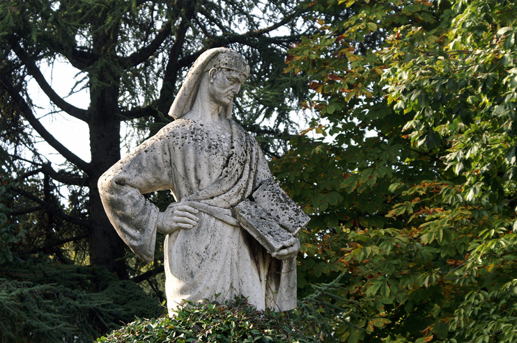 Abano Terme (Pd), Statua di  Pietro d'Abano.