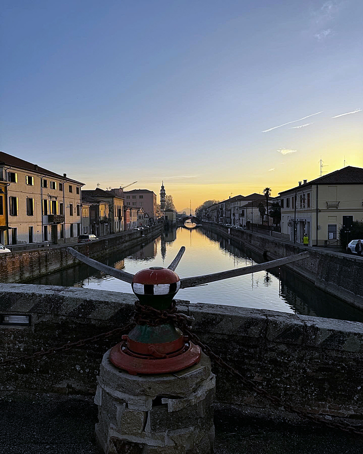 Battaglia Terme (Pd), il Naviglio visto dal Ponte dei Cavalanti.
