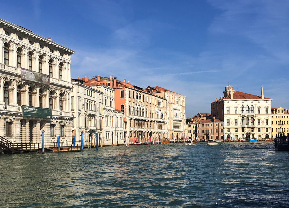 Venezia, il Canal grande e Palazzo Balbi.