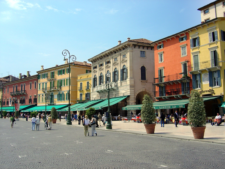 Verona, Liston di Piazza Brà.